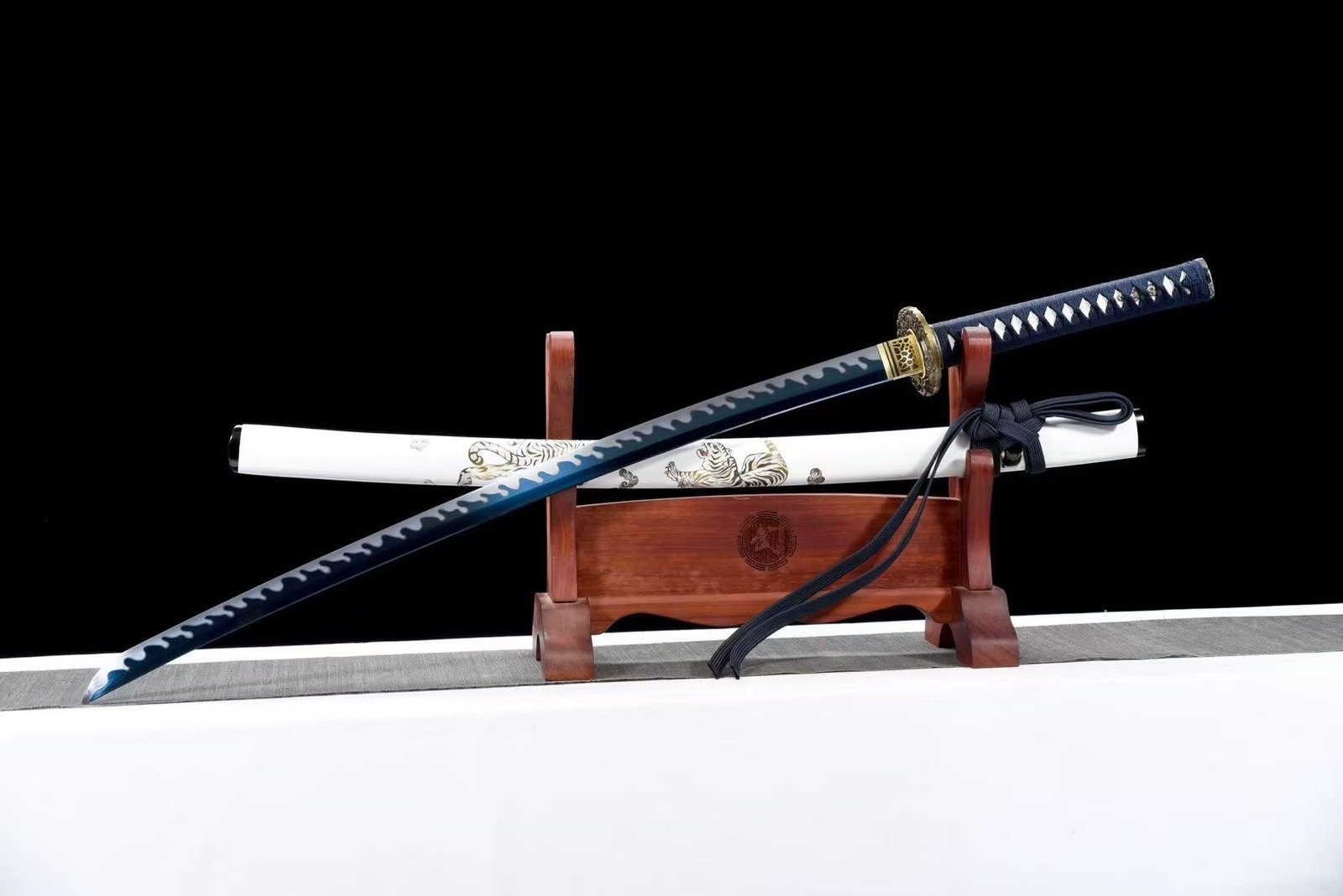 KIẾM NHẬT KATANA ÁM NGUYỆT BẠCH HỔ – THÉP MANGAN RÈN THỦ CÔNG, MÀI TRẮNG HAI ĐƯỜNG